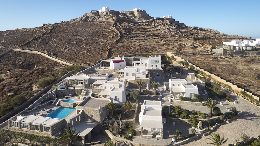 Kallos of Mykonos 47/50