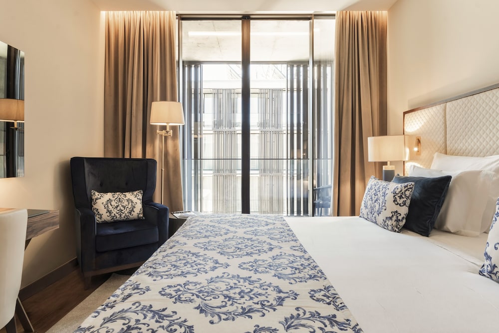 Boeira Garden Hotel Porto Gaia, Curio Collection by Hilton 16/64
