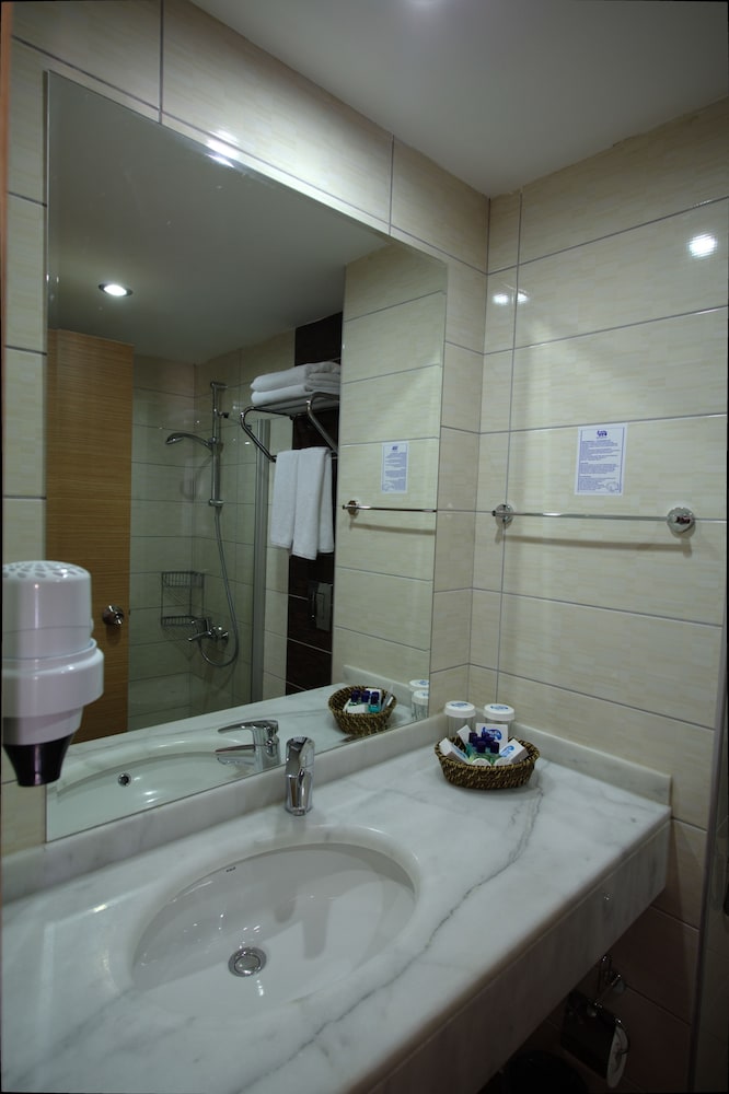 Drita Hotel 27/28