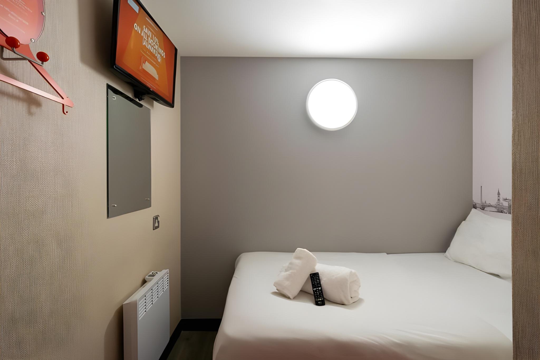 Room, No Window