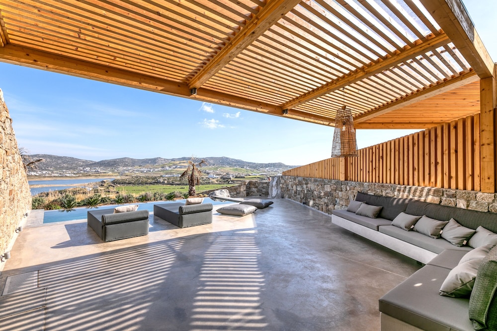 Panormos Bay Suites 18/48
