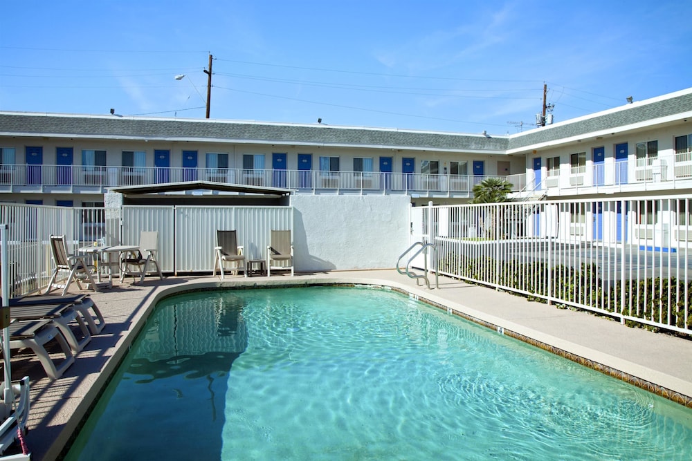 Motel6 Phoenix, AZ - Airport - 24th Street 6/39