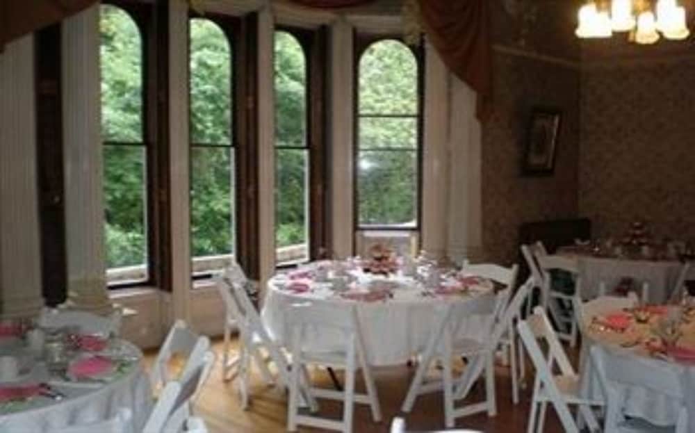 The Proctor Mansion Inn 56/70