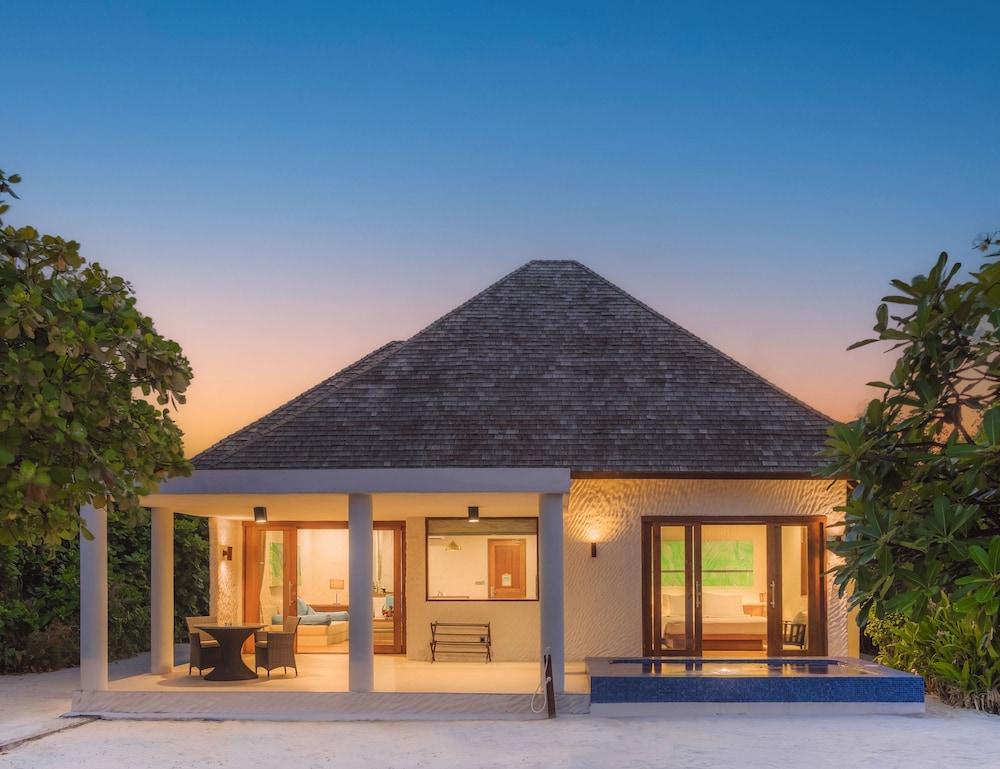 Hideaway Beach Resort and Spa 7/123