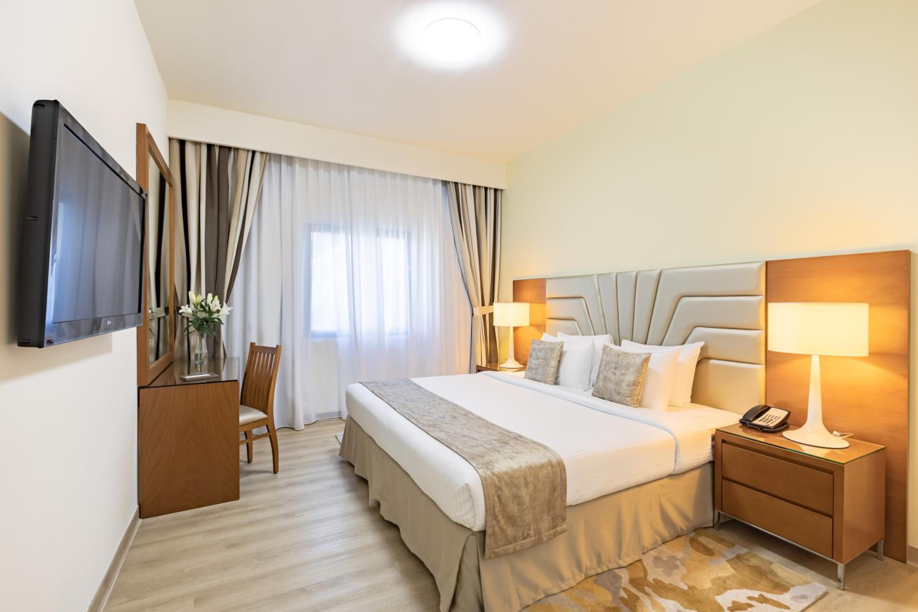 Golden Sands Hotel Apartments 3-5-10 31/73