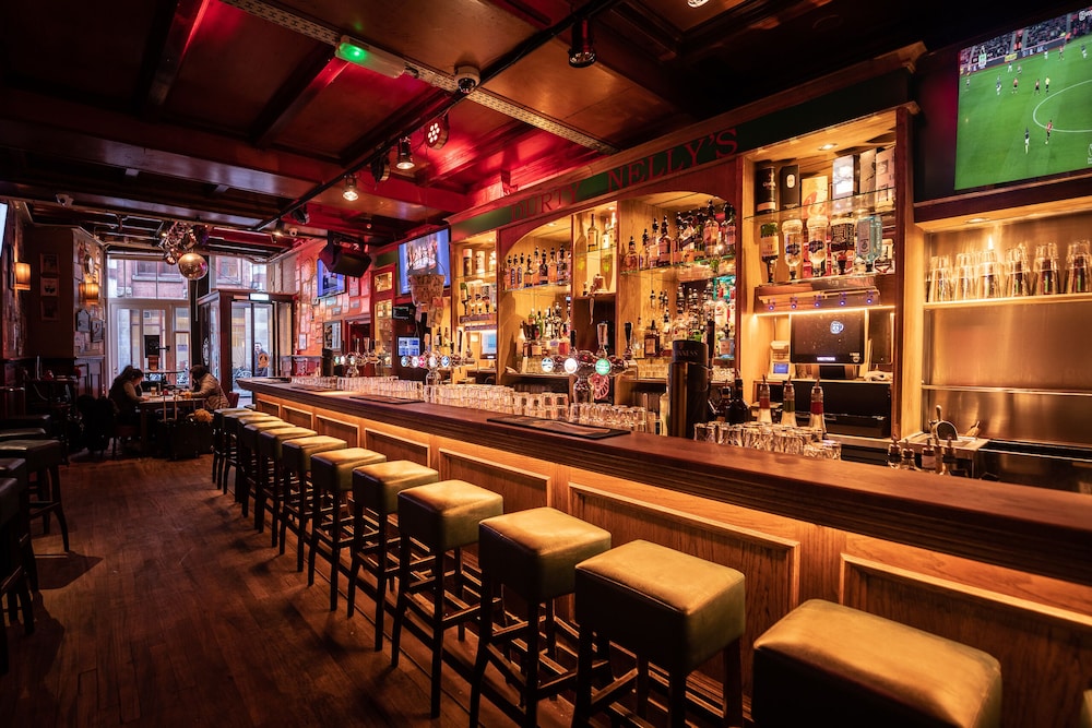 Durty Nellys Inn 42/50