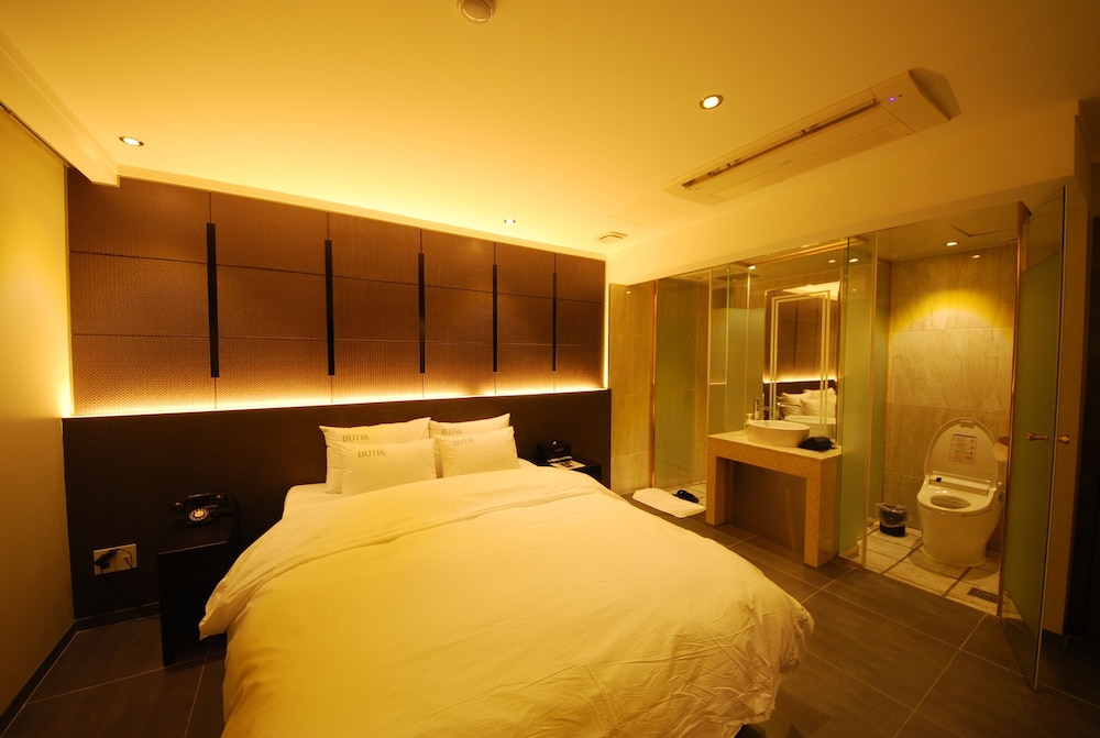 Hotel Buti 10/43