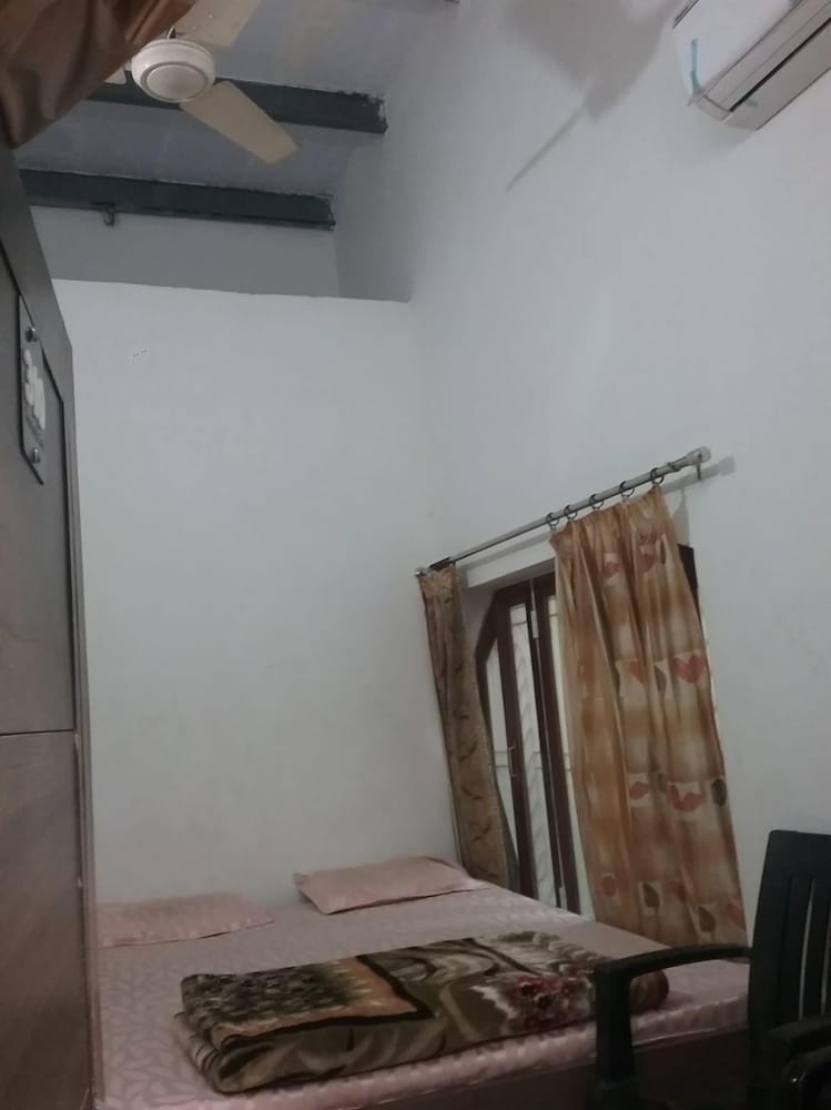 Teerth Guest House 48/64
