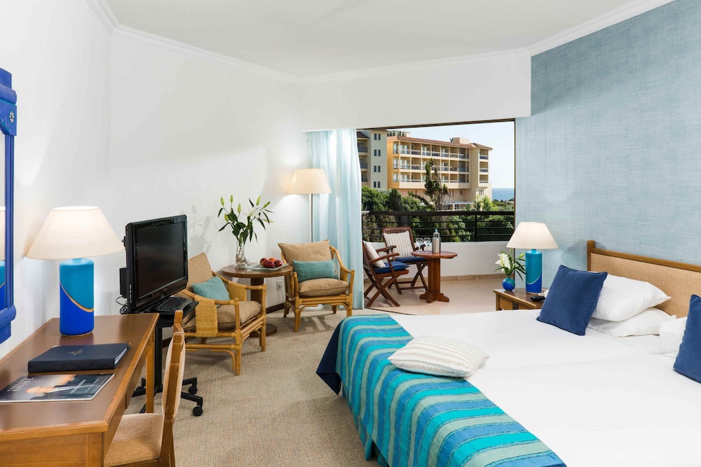 Coral Beach Hotel and Resort 37/95