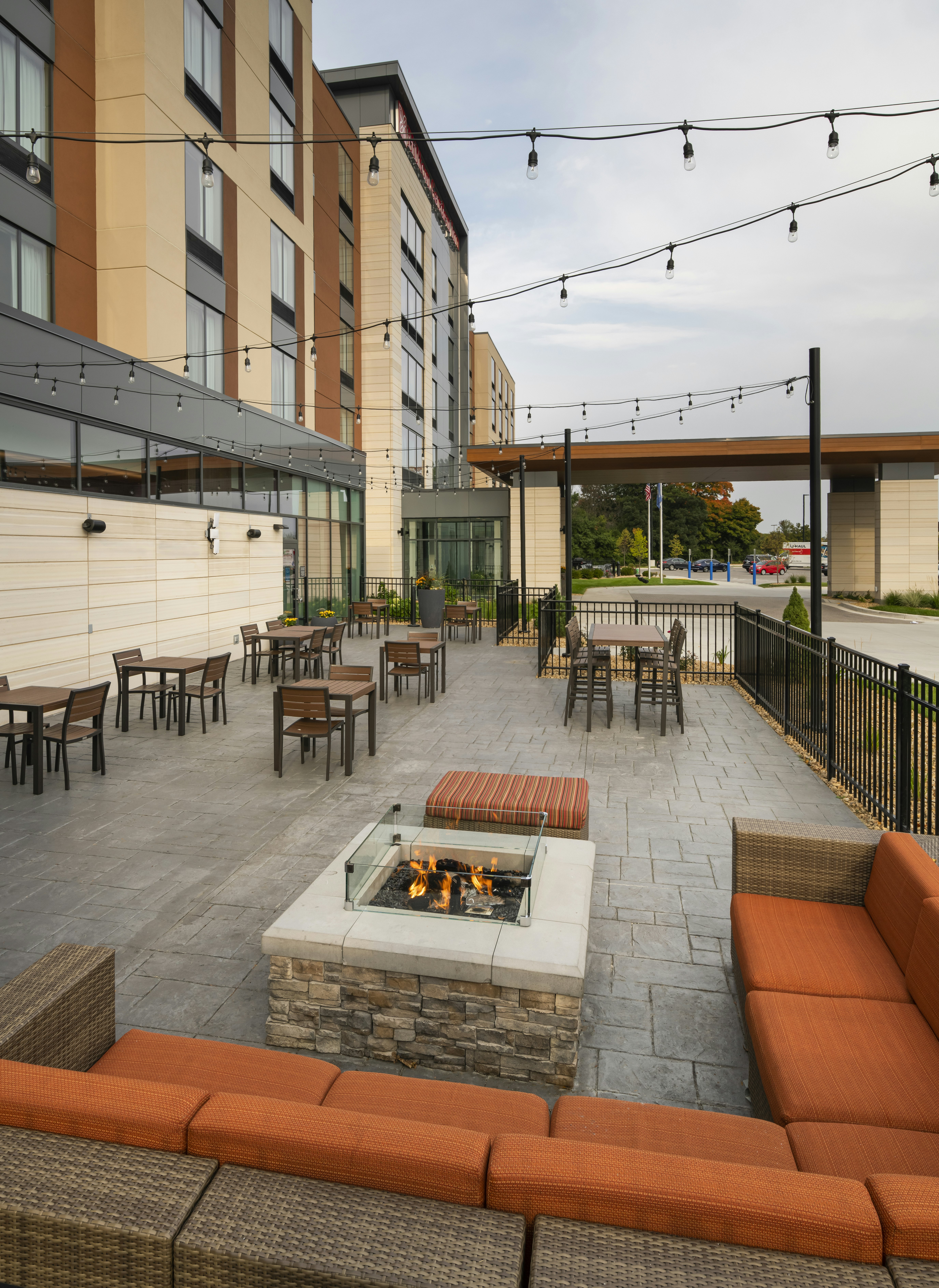 Hilton Garden Inn Milwaukee Brookfield Conference Center 58/60