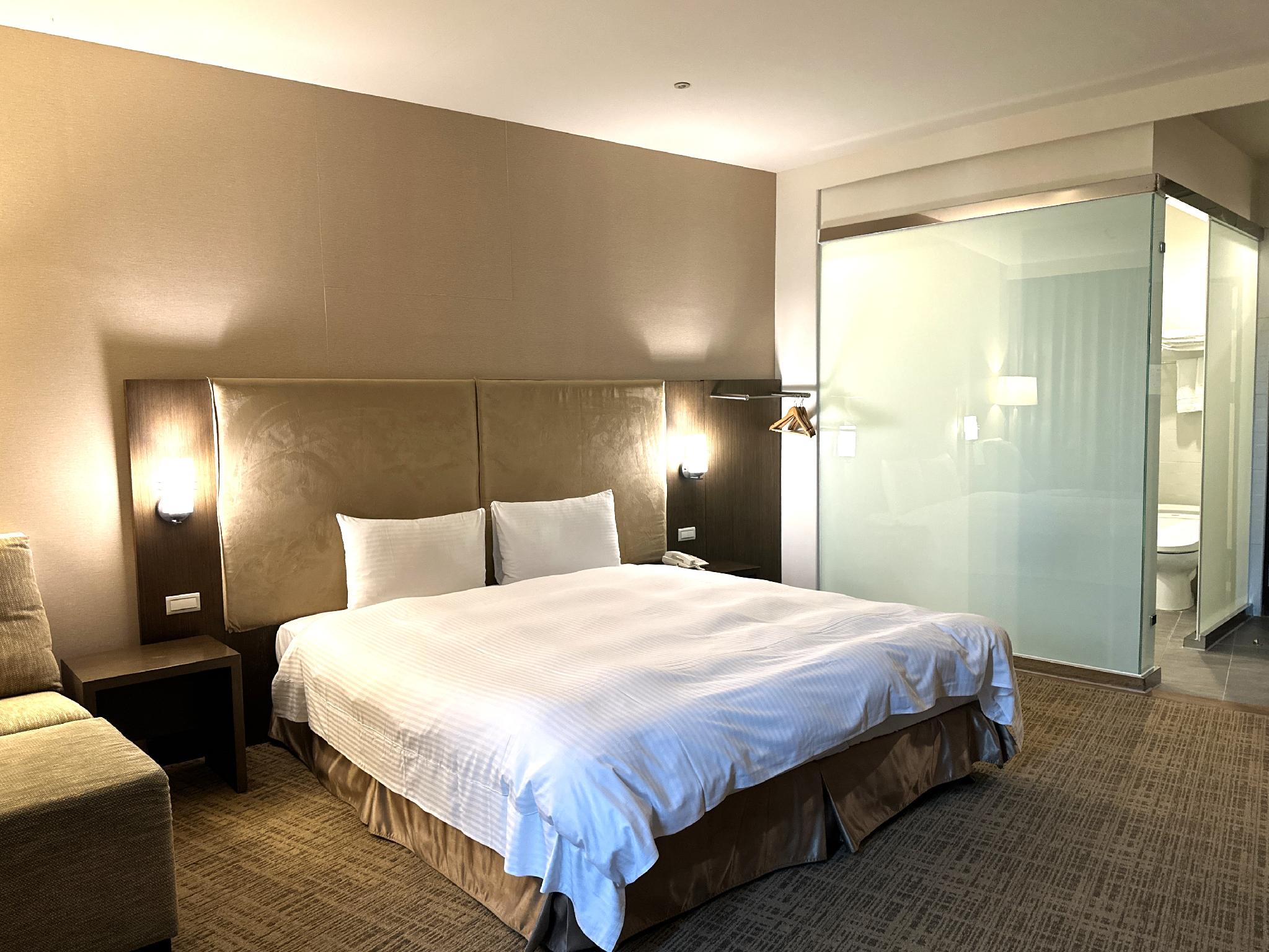 Room, Double Bed, No Window, Low Floor