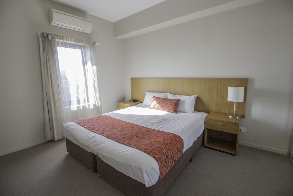 Gladstone Downtown Central Apartment Hotel 25/48