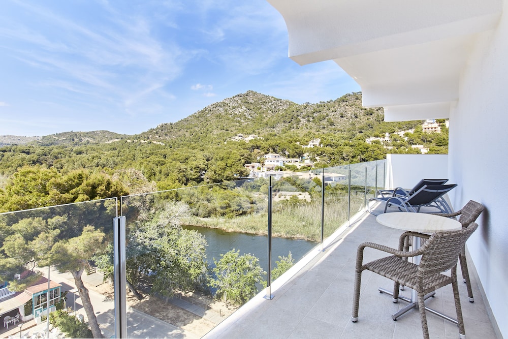 Universal Hotel Castell Royal 51/56