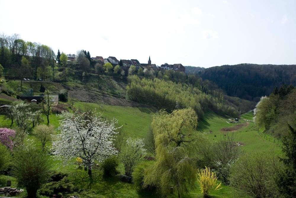 HOTEL AUX TROIS ROSES 46/54