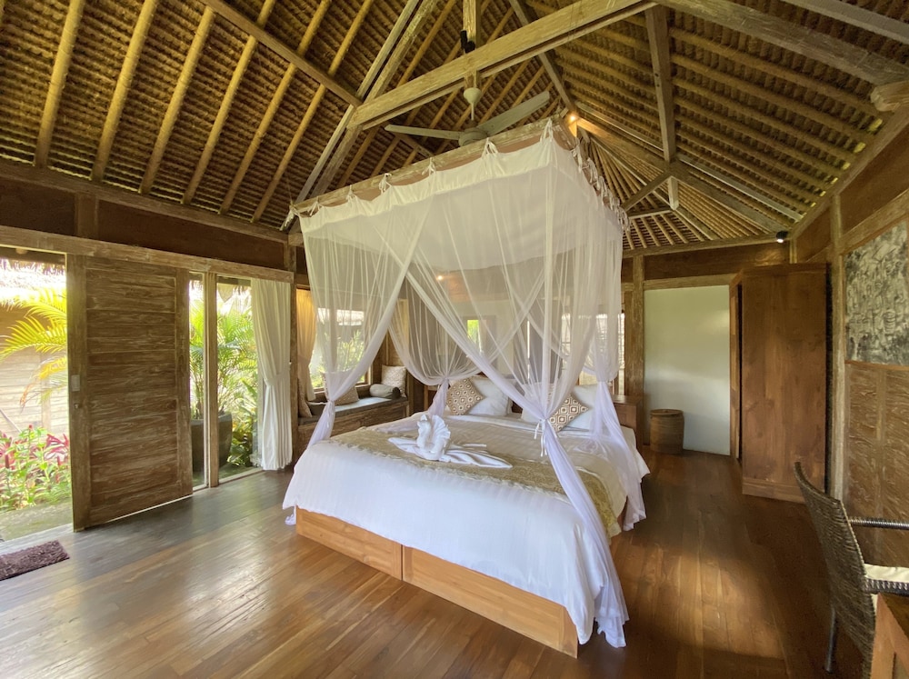 PRIVATE, WOODEN, BUNGALOW