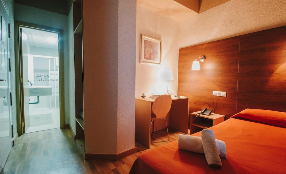 Hotel Embajador 26/42