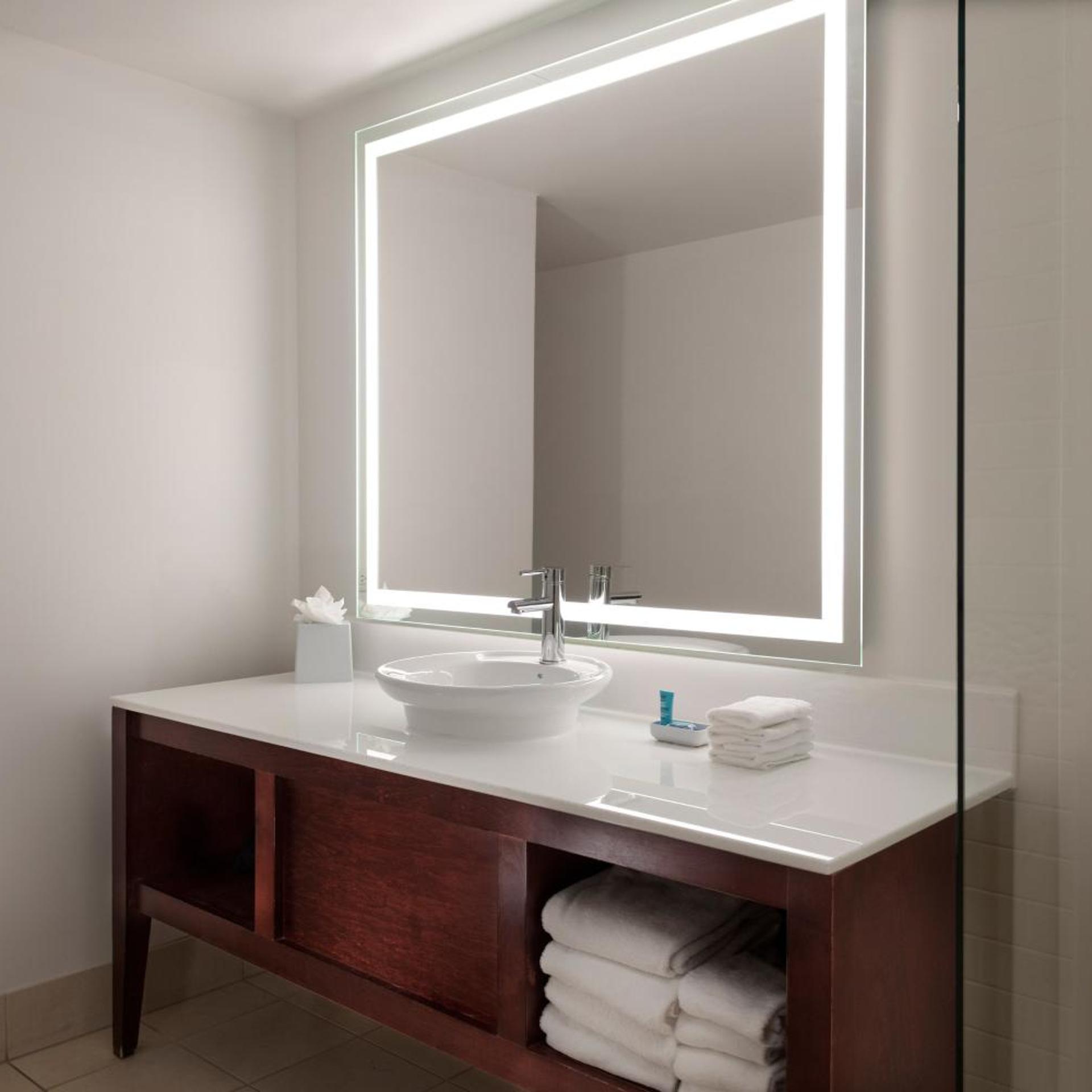 1 Bedroom, Savvy, Studio, Suite, 2 Queen Beds, Sofa، Aloft Nashville West End 6/7
