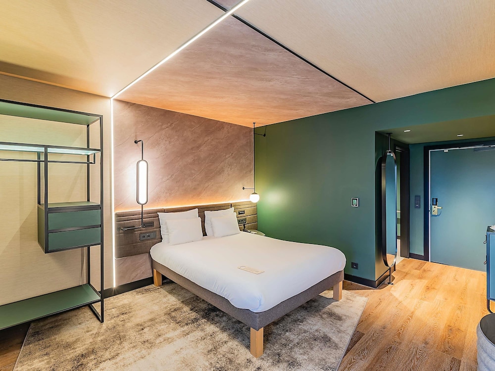 SUPERIOR, DOUBLE BED, ACCESSIBLE