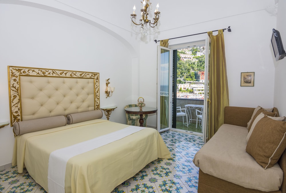 ROOM, TRIPLE, SEA VIEW