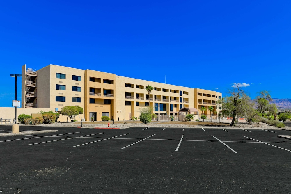 Studio6 Suites Lake Havasu City AZ 49/61