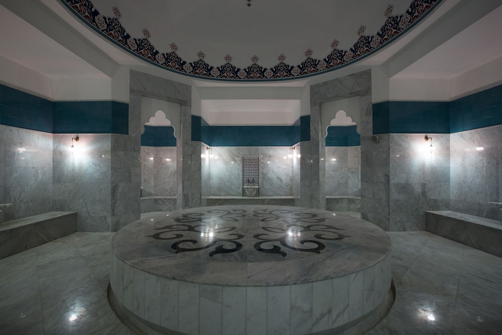 swimming pool spa