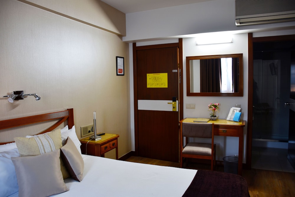 Hotel Dona Sofia 10/34