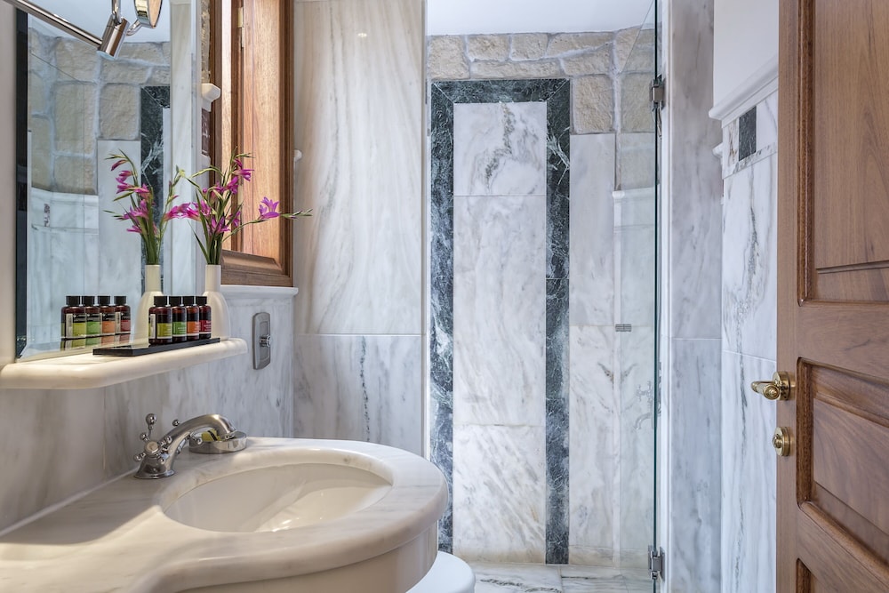 Penthouse Suite, Queen Bed, Sea View, 2 Sofa, Terrace، Casa Delfino Suites 4/6
