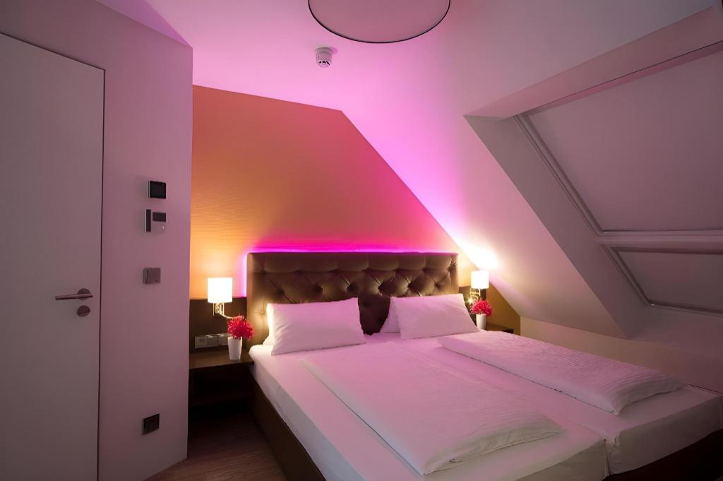 Roof Top, Suite, 4 Beds