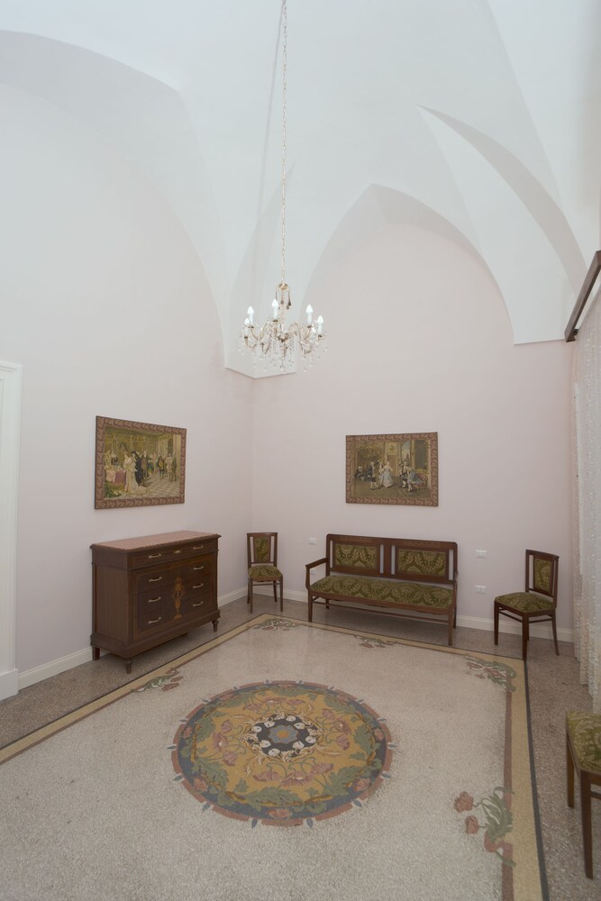 Relais Palazzo Vaglio 50/70