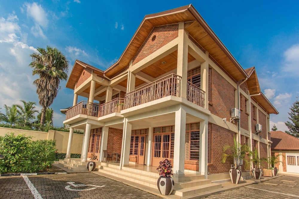 Quiet Haven Hotel 5/50