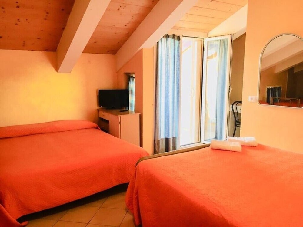 HOTEL PICADOR 7/22