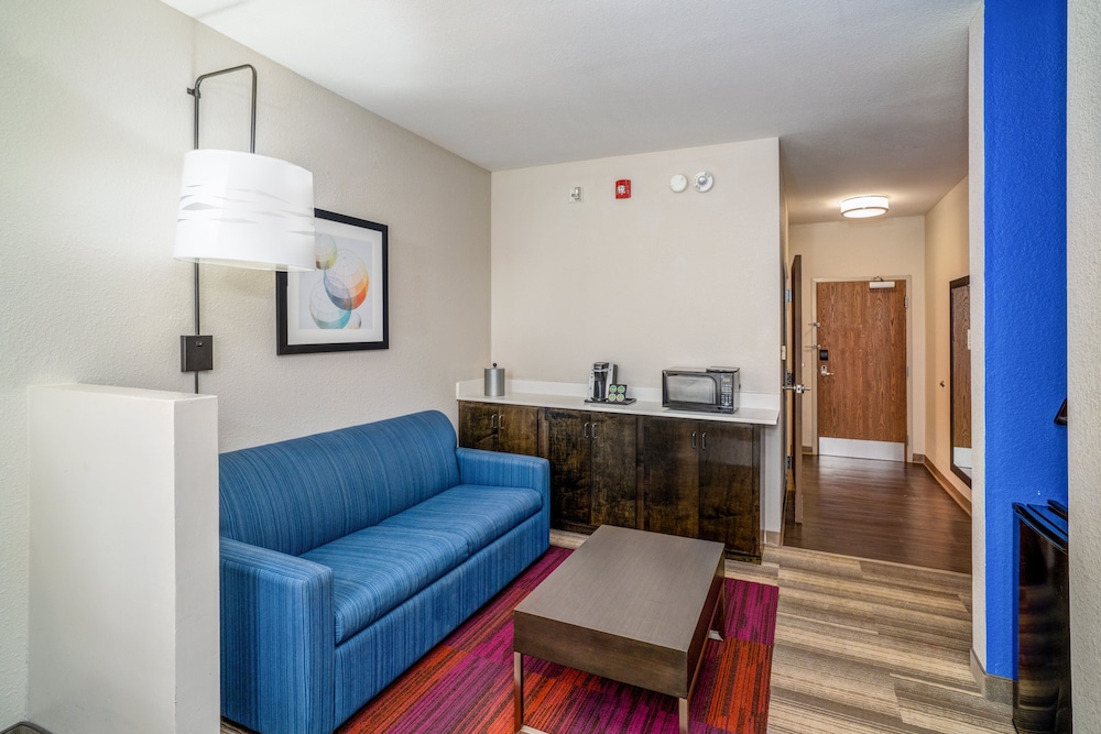 Holiday Inn Express And Suites Winona North 49/68