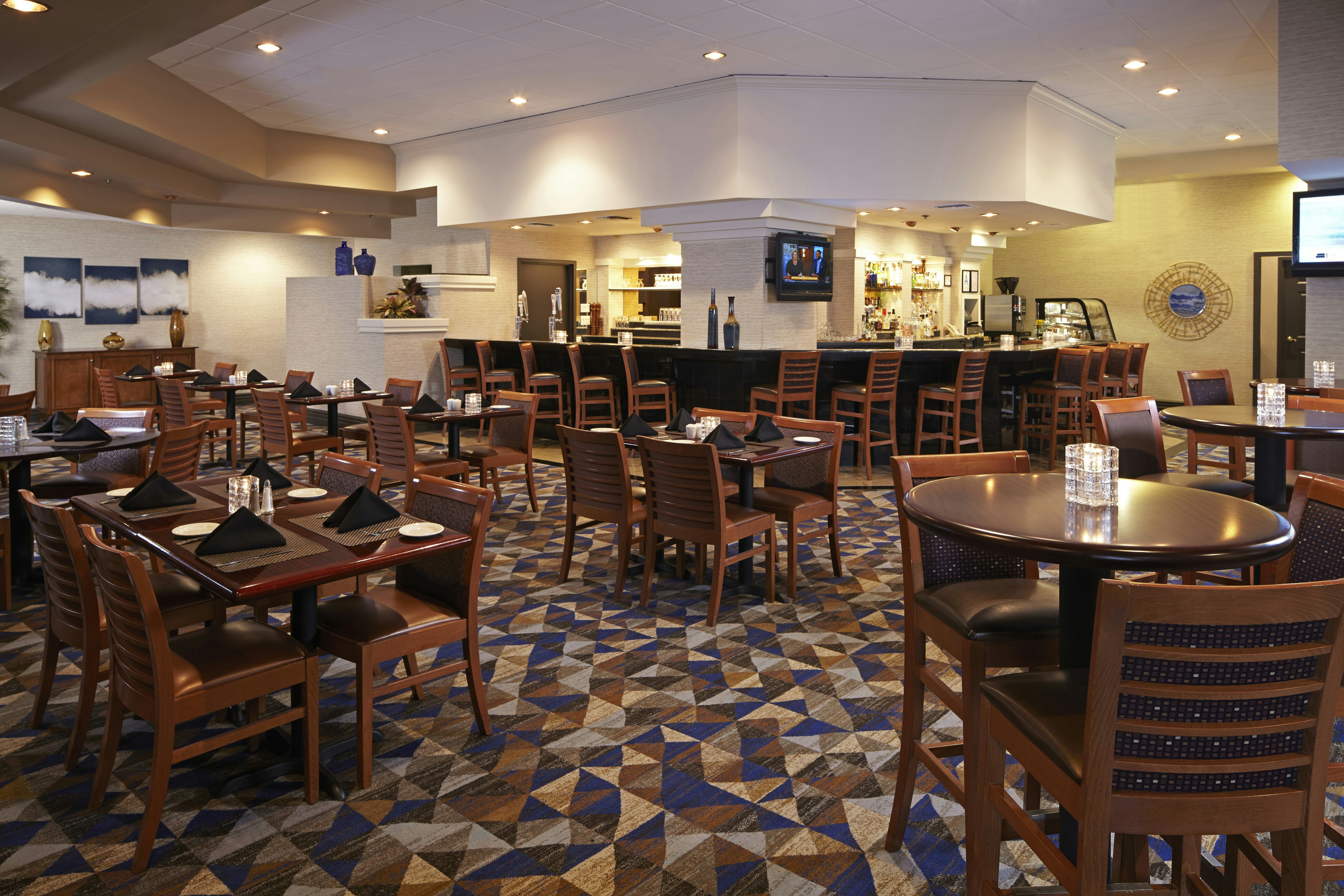 Embassy Suites by Hilton Los Angeles International Airport North 46/74