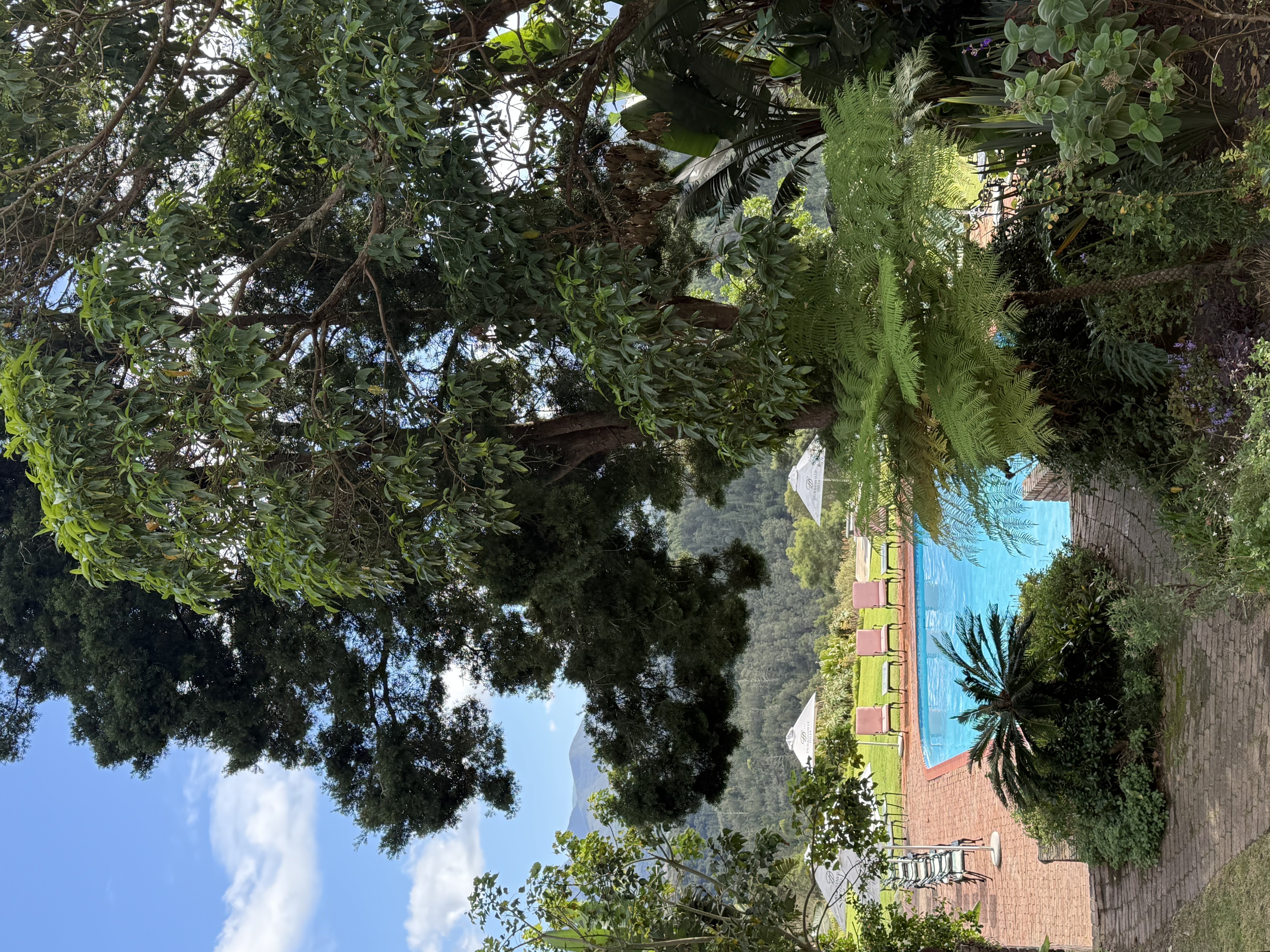 FAR HILLS COUNTRY HOTEL 44/53