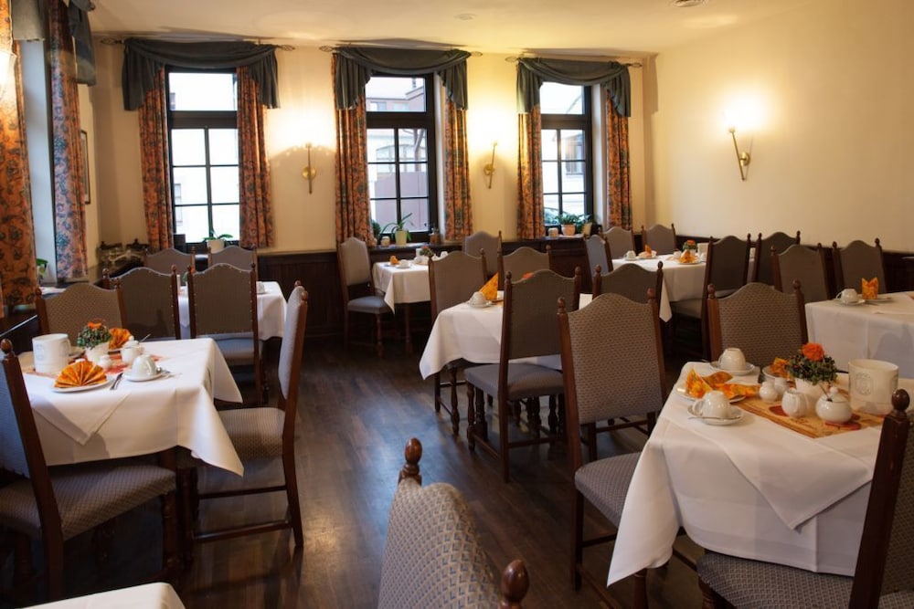 Hotel & Restaurant Klosterhof 42/57