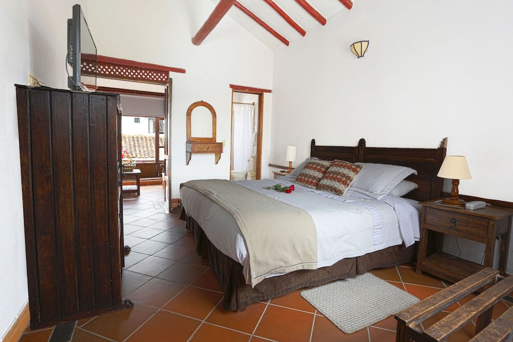 Hotel Meson de los Virreyes 8/22
