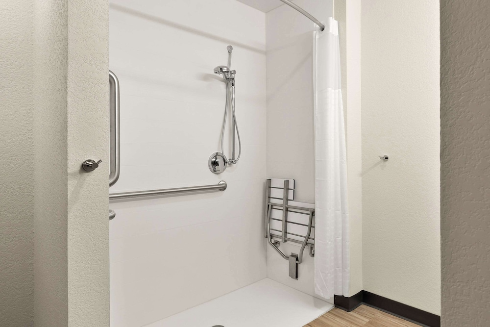 Everhome Suites Nampa Boise 32/32