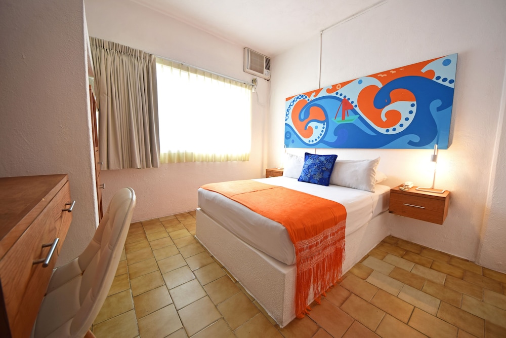 Emperador Vallarta Beachfront Hotel and Suites 41/74