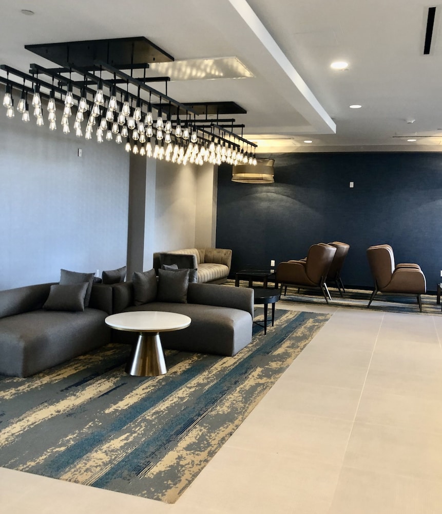 La Quinta Inn & Suites by Wyndham Denver Parker 38/50
