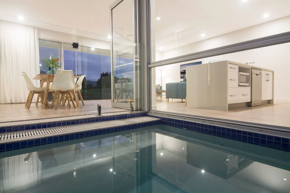Pool Port Douglas 17/50