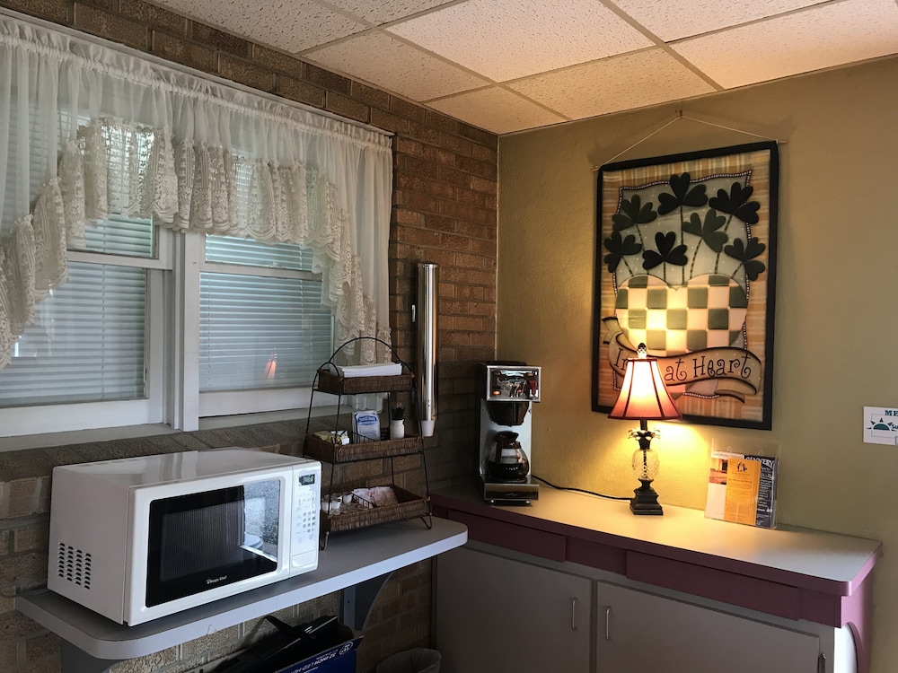 McGoverns Hotel and Suites 29/45