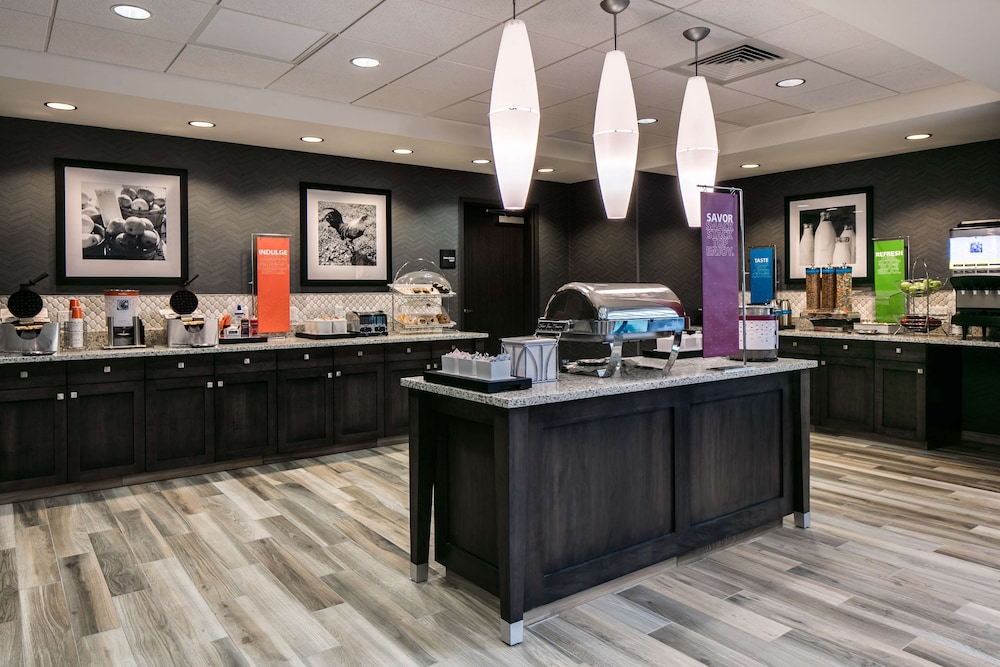 Hampton Inn Wichita Northwest 7/38