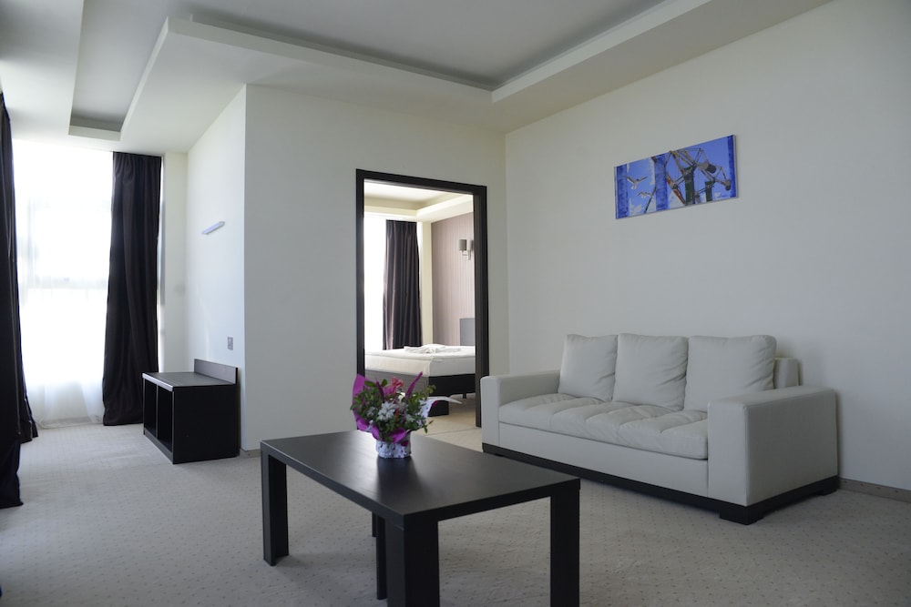 Ramada by Wyndham Constanta 32/51
