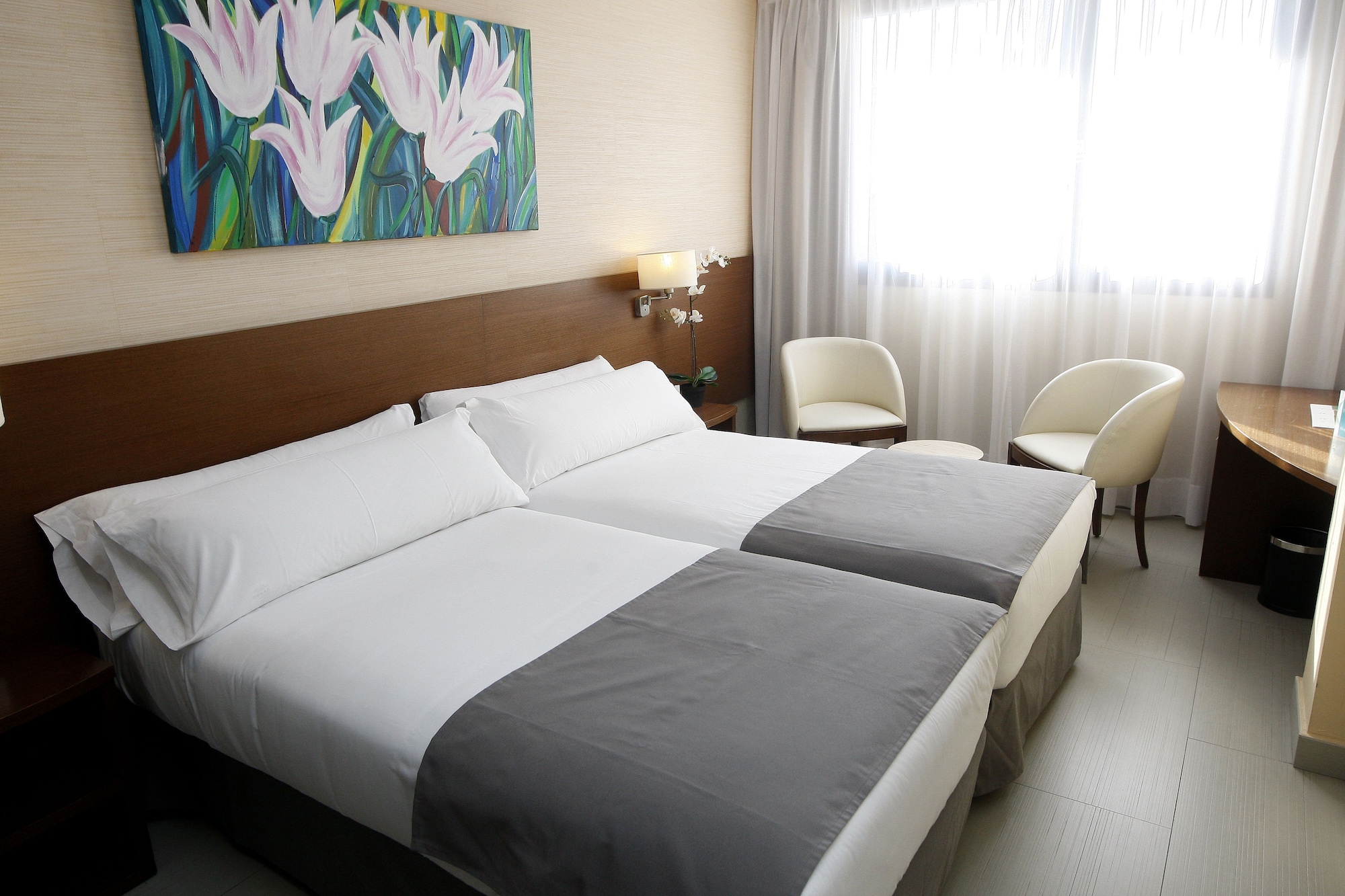 ROOM, TWIN BEDS