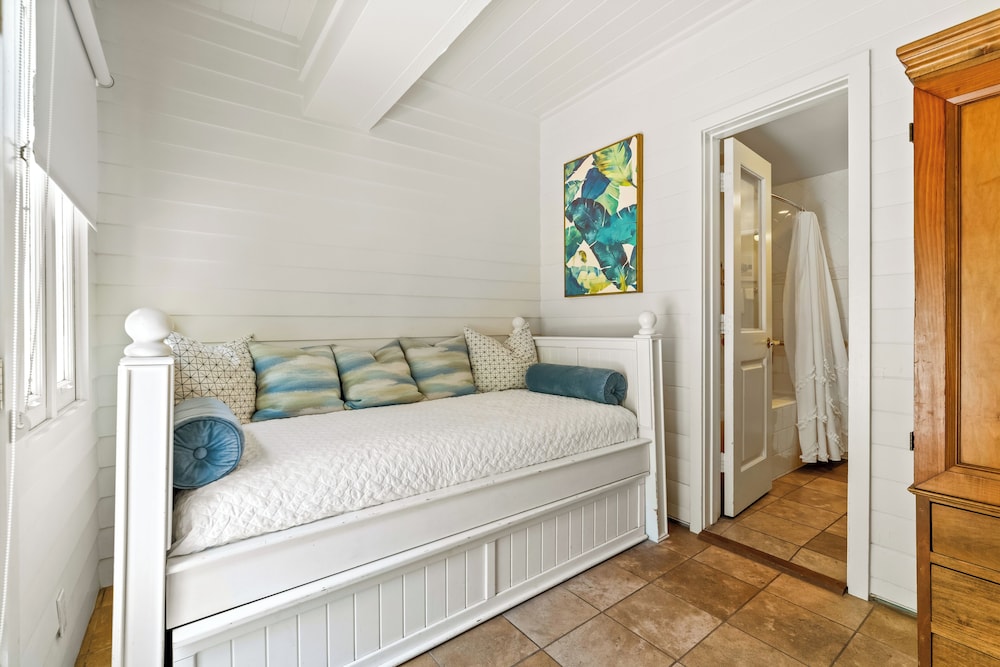 SIGNATURE, STUDIO, SUITE, ACCESSIBLE