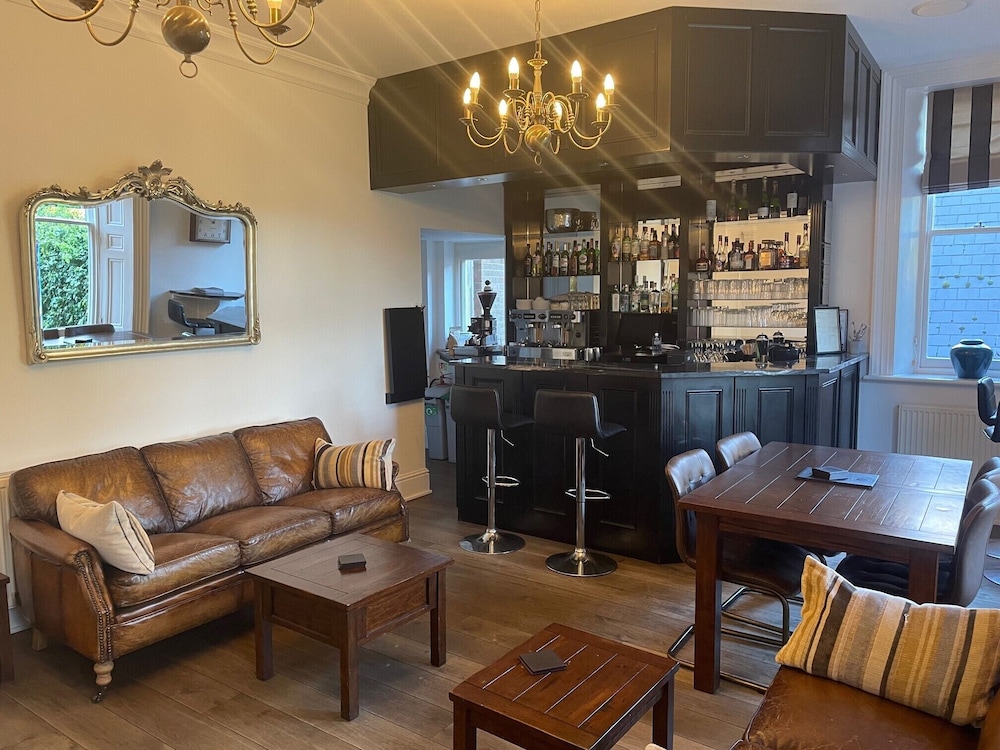 The Ebury Hotel 26/46