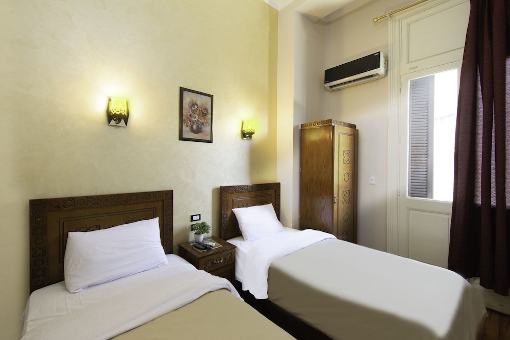 STANDARD, DOUBLE OR TWIN BED