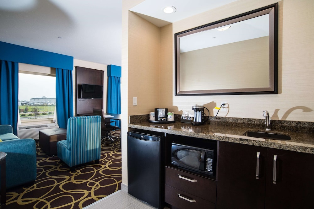 Hampton Inn Suites By Hilton Regina East Gate 42/44