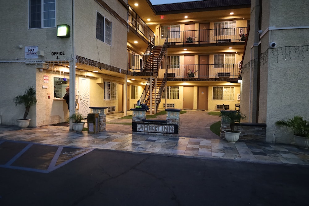 Lambert Inn 3/56