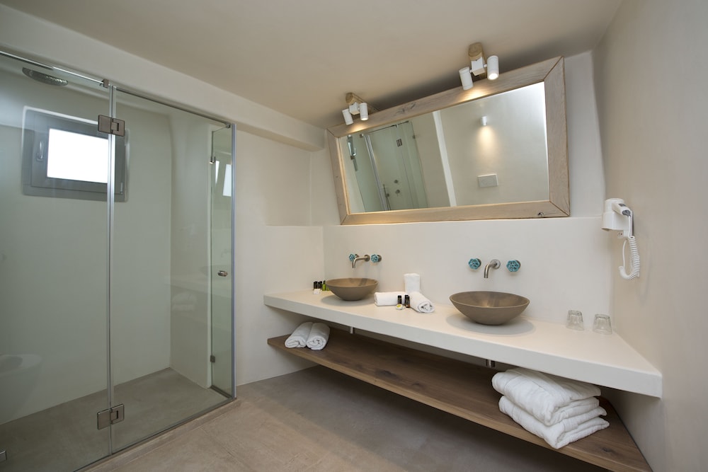 Legacy Suites 66/68